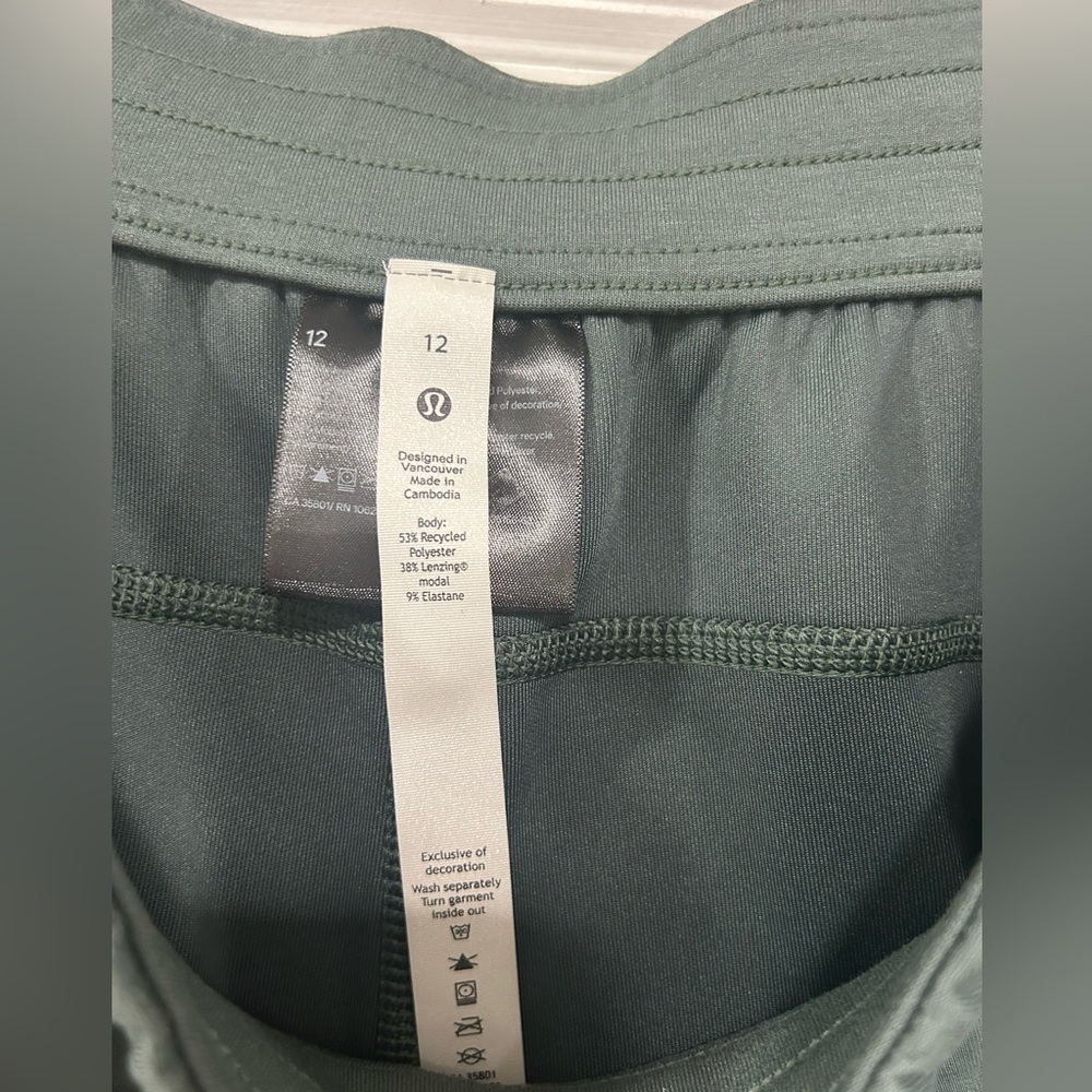Lululemon Softstreme High-Rise Pant in Dark Forest Colorway - Picture 11 of 12